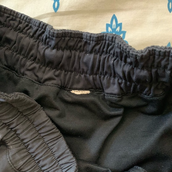 EUC Lululemon Super Squad Shorts - Picture 9 of 15